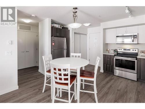 655 Academy Way Unit# 107, Kelowna, BC - Indoor Photo Showing Kitchen