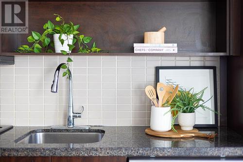 217 - 120 Homewood Avenue, Toronto, ON - Indoor Photo Showing Kitchen