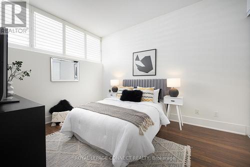 217 - 120 Homewood Avenue, Toronto, ON - Indoor Photo Showing Bedroom