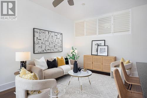 217 - 120 Homewood Avenue, Toronto, ON - Indoor Photo Showing Living Room