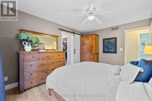 11616 Elizabeth Crescent, Wainfleet, ON - Indoor Photo Showing Bedroom