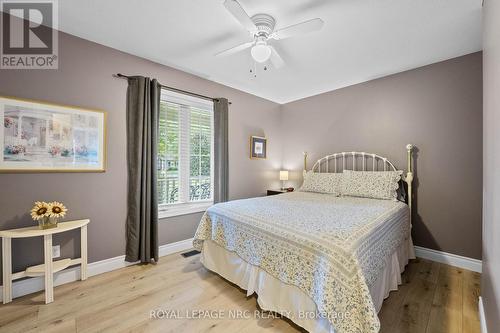 11616 Elizabeth Crescent, Wainfleet, ON - Indoor Photo Showing Bedroom