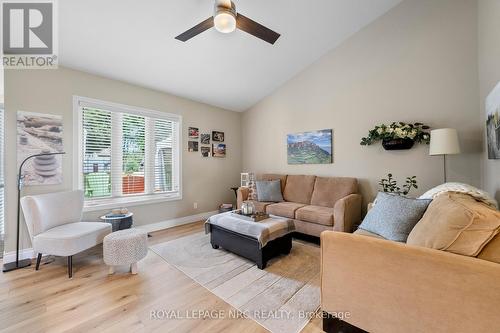 11616 Elizabeth Crescent, Wainfleet, ON - Indoor Photo Showing Living Room