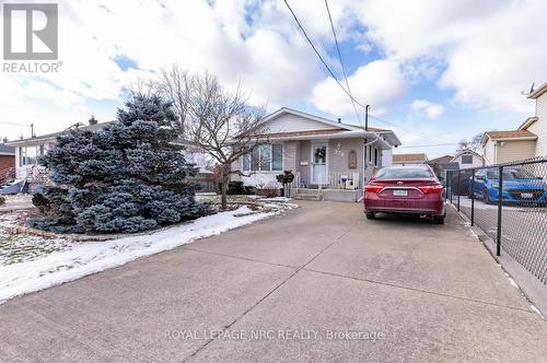 270 Marshall Avenue, Welland (772 - Broadway), ON - Indoor Photo Showing Living Room