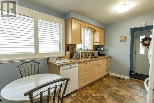 270 Marshall Avenue, Welland (772 - Broadway), ON - Indoor Photo Showing Bathroom