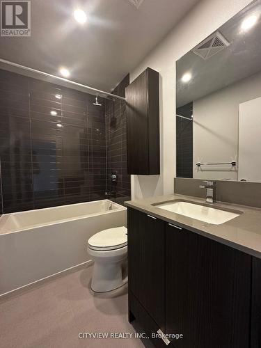 905 - 4130 Parkside Village Drive, Mississauga, ON - Indoor Photo Showing Bathroom