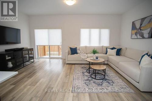 33 June Callwood Way, Brantford, ON - Indoor Photo Showing Living Room