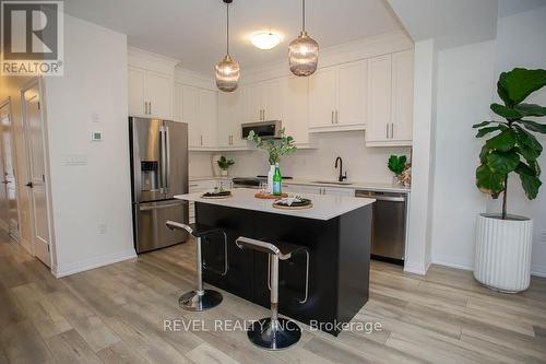 33 June Callwood Way, Brantford, ON - Indoor Photo Showing Kitchen With Upgraded Kitchen