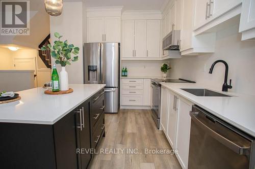 33 June Callwood Way, Brantford, ON - Indoor Photo Showing Kitchen With Upgraded Kitchen