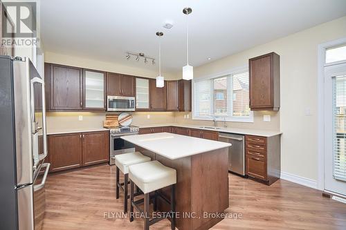 8404 Sumac Court, Niagara Falls, ON - Indoor Photo Showing Kitchen With Upgraded Kitchen