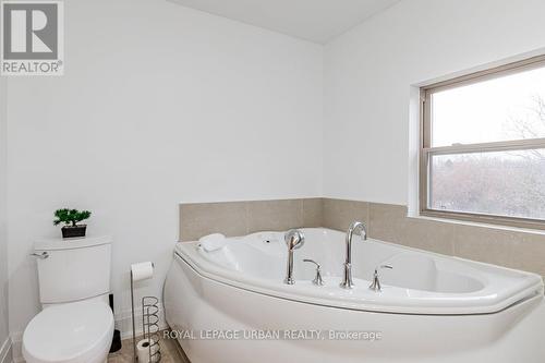 756 Rockaway Road, Georgina, ON - Indoor Photo Showing Bathroom