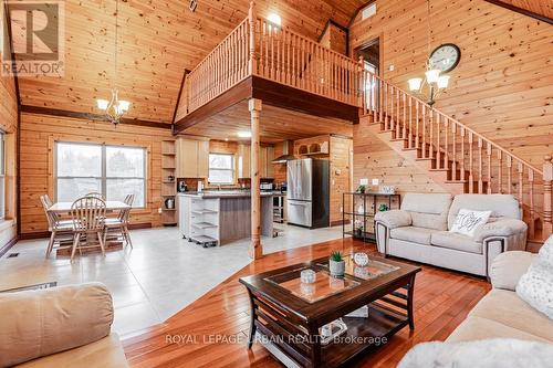 756 Rockaway Road, Georgina, ON - Indoor Photo Showing Living Room