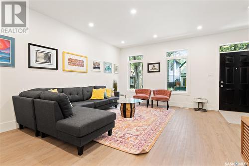 2460 Lindsay Street, Regina, SK - Indoor Photo Showing Living Room