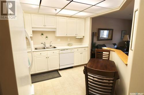 207 2550 25Th Avenue, Regina, SK - Indoor Photo Showing Kitchen With Double Sink