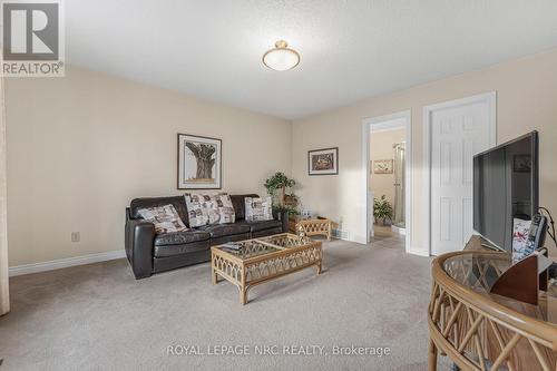 38 Colonel Butler Crescent, Niagara-On-The-Lake (101 - Town), ON - Indoor Photo Showing Living Room