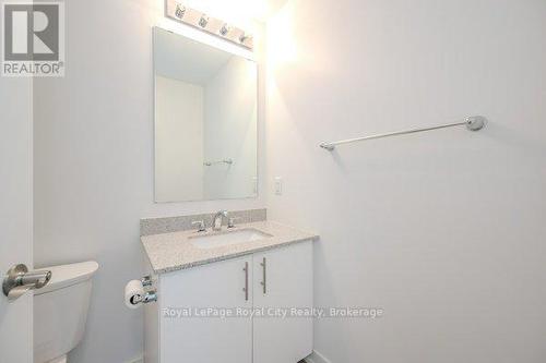 420 - 251 Northfield Drive E, Waterloo, ON - Indoor Photo Showing Bathroom