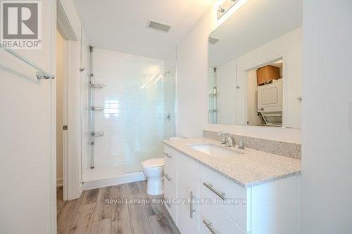 420 - 251 Northfield Drive E, Waterloo, ON - Indoor Photo Showing Bathroom