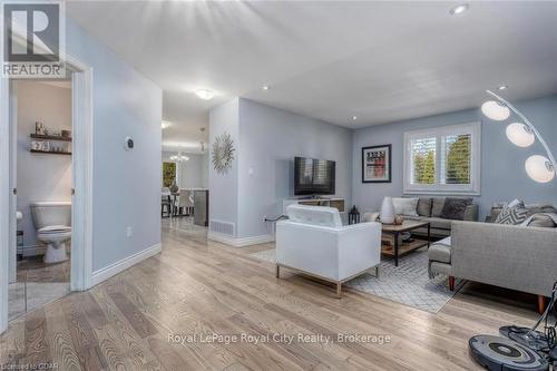 515 Main Street S, Guelph/Eramosa (Rockwood), ON - Indoor Photo Showing Living Room