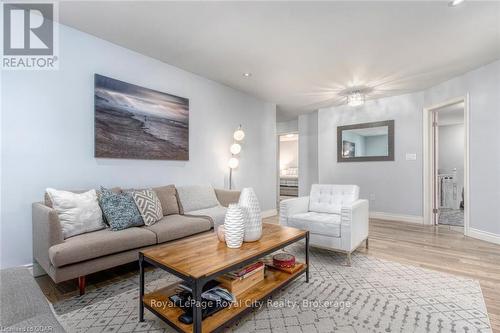 515 Main Street S, Guelph/Eramosa (Rockwood), ON - Indoor Photo Showing Living Room