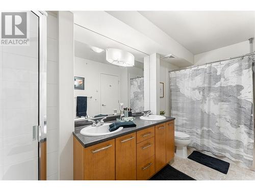 1811 Ambrosi Road Unit# 3, Kelowna, BC - Indoor Photo Showing Bathroom