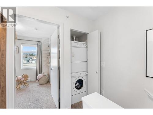 1811 Ambrosi Road Unit# 3, Kelowna, BC - Indoor Photo Showing Laundry Room