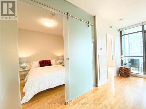 2004 - 281 Mutual Street, Toronto, ON - Indoor Photo Showing Bedroom