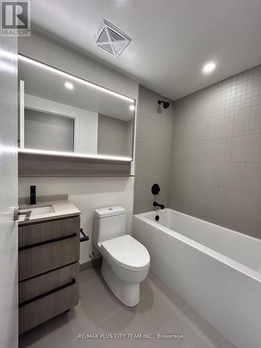 1116 - 425 Front Street E, Toronto, ON - Indoor Photo Showing Bathroom