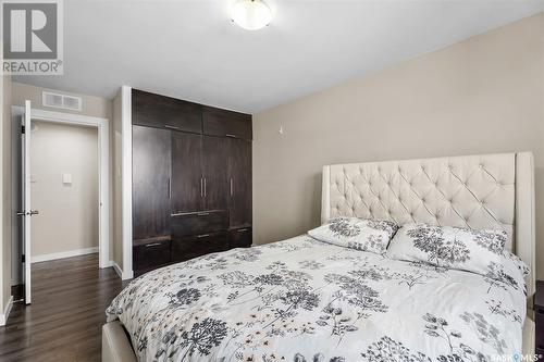 2008 320 5Th Avenue N, Saskatoon, SK - Indoor Photo Showing Bedroom