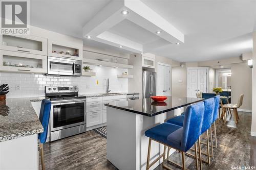 2008 320 5Th Avenue N, Saskatoon, SK - Indoor Photo Showing Kitchen With Stainless Steel Kitchen With Upgraded Kitchen