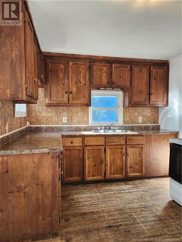 737 Bay Street, Saint John, NB - Indoor Photo Showing Kitchen