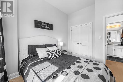 99 Hillcrest Road, Port Colborne, ON - Indoor Photo Showing Bedroom