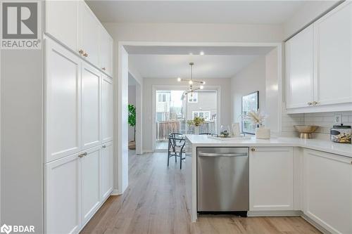 137 Willet Terrace, Milton, ON - Indoor Photo Showing Kitchen