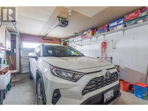 Single Car Garage - 550 Yates Road Unit# 162, Kelowna, BC - Indoor Photo Showing Garage