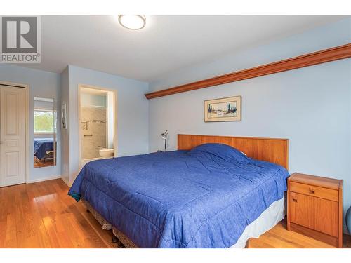 Primary Bedroom with Ensuite - 550 Yates Road Unit# 162, Kelowna, BC - Indoor Photo Showing Bedroom