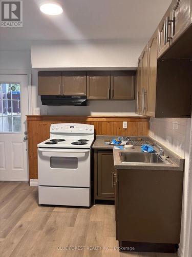 Lower - 901 Lawson Road N, London, ON - Indoor Photo Showing Kitchen