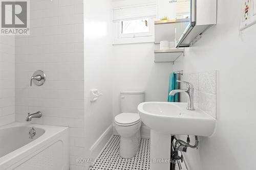 334 Queen Elizabeth Drive S, Ottawa, ON - Indoor Photo Showing Bathroom