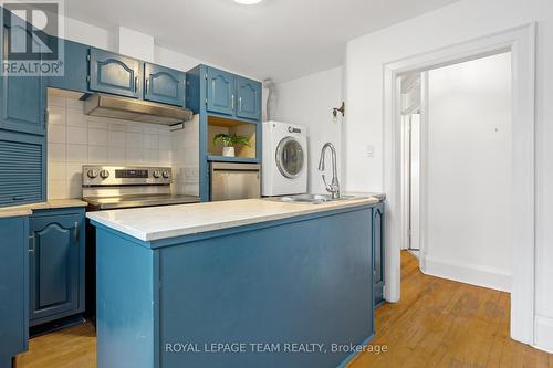 334 Queen Elizabeth Drive S, Ottawa, ON - Indoor Photo Showing Kitchen