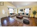 3356 Parkview Crescent, Prince George, BC  - Indoor Photo Showing Living Room 