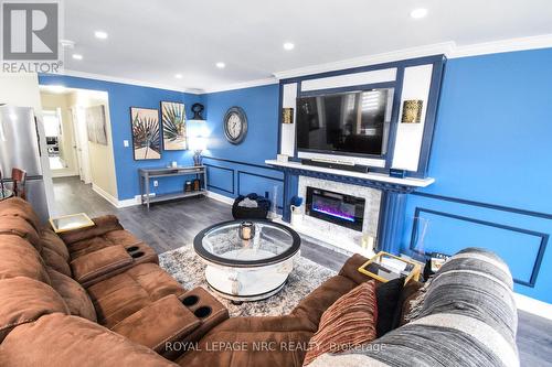 73 Marc Boulevard, Welland (773 - Lincoln/Crowland), ON - Indoor Photo Showing Living Room With Fireplace