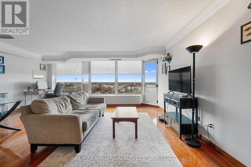 1006 - 81 Scott Street, St. Catharines, ON - Indoor Photo Showing Living Room