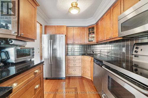 1006 - 81 Scott Street, St. Catharines, ON - Indoor Photo Showing Kitchen