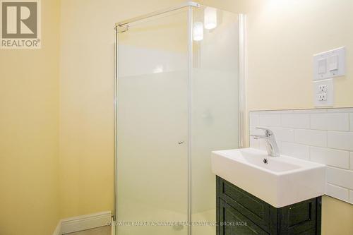 118 Rosemount Avenue, Port Colborne (878 - Sugarloaf), ON - Indoor Photo Showing Bathroom