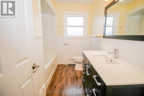 118 Rosemount Avenue, Port Colborne (878 - Sugarloaf), ON - Indoor Photo Showing Bathroom