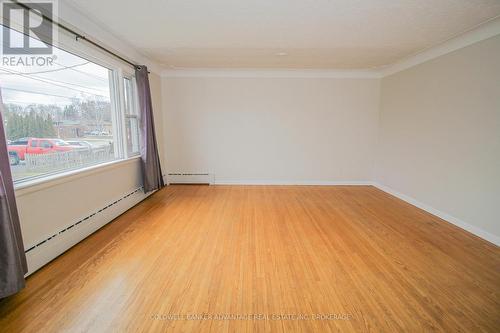 118 Rosemount Avenue, Port Colborne (878 - Sugarloaf), ON - Indoor Photo Showing Other Room