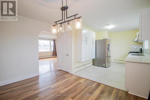 118 Rosemount Avenue, Port Colborne (878 - Sugarloaf), ON - Indoor Photo Showing Kitchen