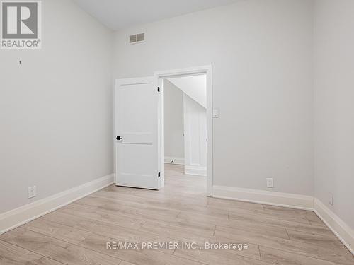 102 Bellevue Avenue, Toronto, ON - Indoor Photo Showing Other Room