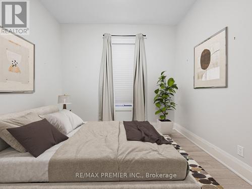 102 Bellevue Avenue, Toronto, ON - Indoor Photo Showing Bedroom