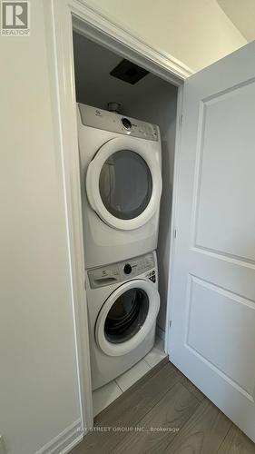 3107 - 36 Elm Drive W, Mississauga, ON - Indoor Photo Showing Laundry Room