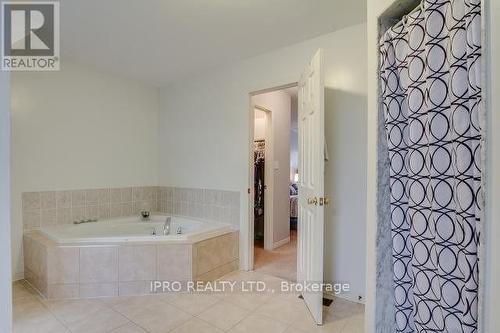 77 Odoardo Di Santo Circle, Toronto, ON - Indoor Photo Showing Bathroom