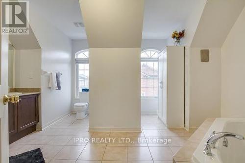 77 Odoardo Di Santo Circle, Toronto, ON - Indoor Photo Showing Bathroom